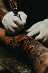 eisenherz tattoo und piercing